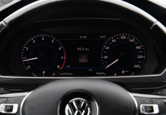 Подержанный автомобиль Volkswagen Tiguan 2018 года (9 фото)
