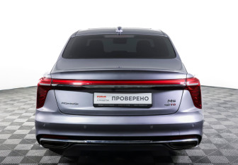 Подержанный автомобиль Hongqi H5 2023 года (6 фото)