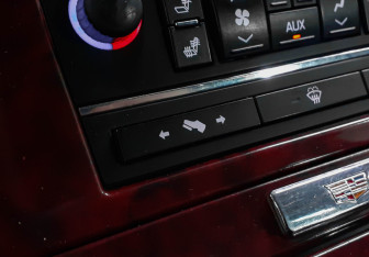 Подержанный автомобиль Cadillac Escalade Suv 2008 года (17 фото)