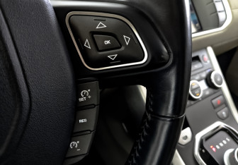 Подержанный автомобиль Land Rover Range Rover Evoque 2012 года (30 фото)