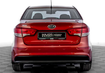 Подержанный автомобиль Kia Rio Sedan 2016 года (6 фото)