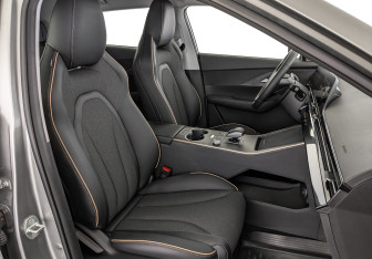 Подержанный автомобиль Omoda C5 2024 года (23 фото)