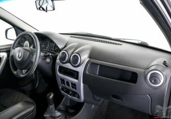 Подержанный автомобиль Renault Logan Sedan 2013 года (5 фото)