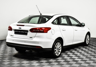 Подержанный автомобиль Ford Focus Sedan 2016 года (3 фото)