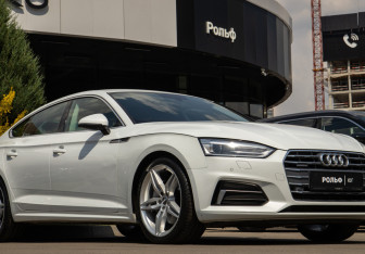 Подержанный автомобиль Audi A5 Liftback 2018 года (26 фото)