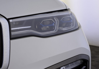 Подержанный автомобиль BMW X7 2020 года (11 фото)