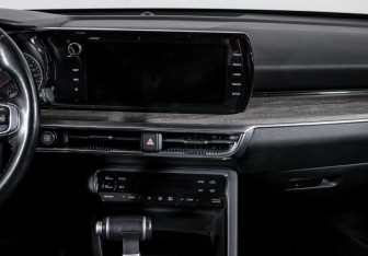 Подержанный автомобиль Kia K5 2020 года (13 фото)