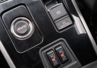 Подержанный автомобиль Mitsubishi Outlander 2019 года (17 фото)