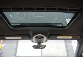 Подержанный автомобиль Porsche Cayenne 2011 года (15 фото)