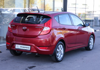 Подержанный автомобиль Hyundai Solaris Hatchback 2012 года (5 фото)