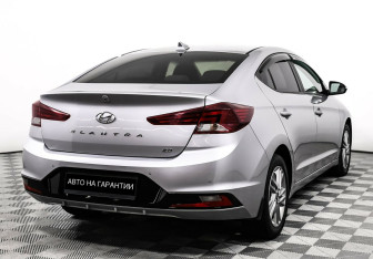 Подержанный автомобиль Hyundai Elantra Sedan 2020 года (6 фото)