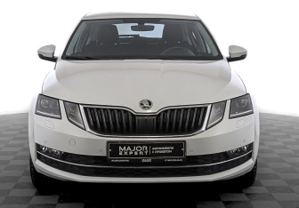 Подержанный автомобиль Skoda Octavia Liftback 2020 года (2 фото)