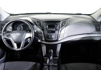 Подержанный автомобиль Hyundai i40 Sedan 2016 года (13 фото)