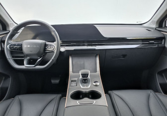 Подержанный автомобиль Omoda C5 2023 года (12 фото)