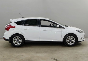 Подержанный автомобиль Ford Focus Hatchback 2014 года (4 фото)