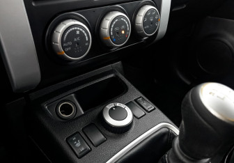 Подержанный автомобиль Nissan X-Trail 2013 года (21 фото)