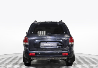 Подержанный автомобиль Hyundai Santa Fe 2010 года (6 фото)