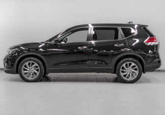 Подержанный автомобиль Nissan X-Trail 2017 года (8 фото)