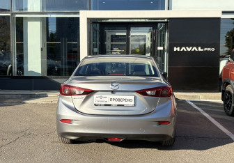Подержанный автомобиль Mazda 3 Sedan 2015 года (6 фото)