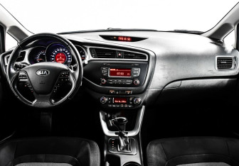 Подержанный автомобиль Kia Ceed Wagon 2017 года (7 фото)