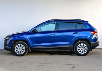 Подержанный автомобиль Skoda Karoq 2021 года (8 фото)