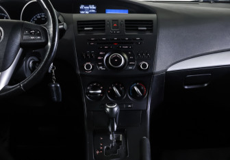 Подержанный автомобиль Mazda 3 Sedan 2012 года (14 фото)