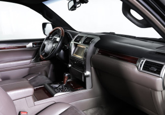 Подержанный автомобиль Lexus GX 2010 года (11 фото)