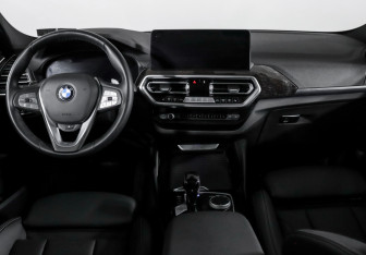 Подержанный автомобиль BMW X4 2024 года (12 фото)