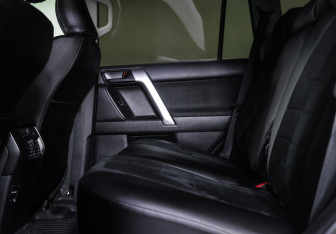 Подержанный автомобиль Toyota Land Cruiser Prado 2015 года (11 фото)