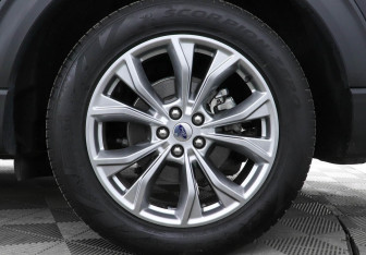 Подержанный автомобиль Ford Explorer 2021 года (9 фото)