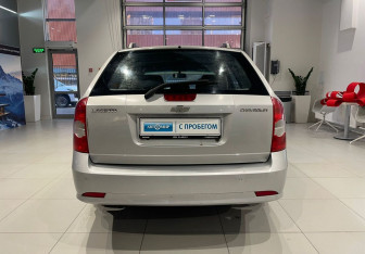 Подержанный автомобиль Chevrolet Lacetti Wagon 2008 года (5 фото)