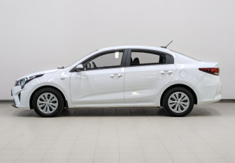 Подержанный автомобиль Kia Rio Sedan 2021 года (8 фото)