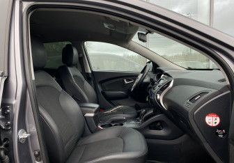 Подержанный автомобиль Hyundai ix35 2012 года (18 фото)