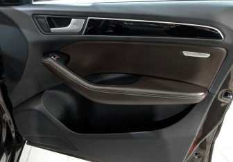 Подержанный автомобиль Audi Q5 2013 года (25 фото)