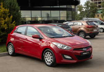 Подержанный автомобиль Hyundai i30 Hatchback 2013 года (2 фото)