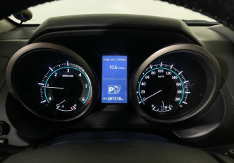 Подержанный автомобиль Toyota Land Cruiser Prado 2011 года (11 фото)