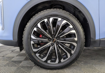 Подержанный автомобиль Exeed RX 2023 года (14 фото)