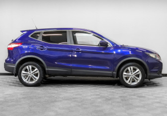 Подержанный автомобиль Nissan Qashqai 2016 года (4 фото)