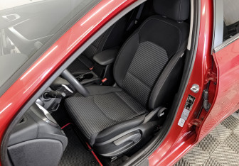 Подержанный автомобиль Kia Ceed Hatchback 2022 года (20 фото)