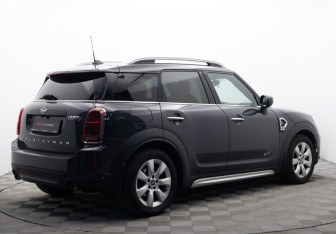 Подержанный автомобиль MINI Countryman 2020 года (5 фото)