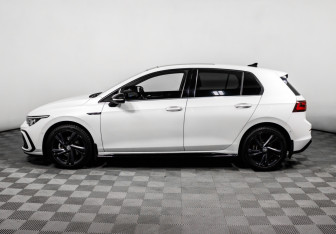 Подержанный автомобиль Volkswagen Golf Hatchback 2021 года (8 фото)