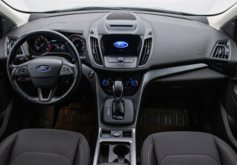 Подержанный автомобиль Ford Kuga 2019 года (13 фото)