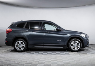 Подержанный автомобиль BMW X1 2016 года (4 фото)