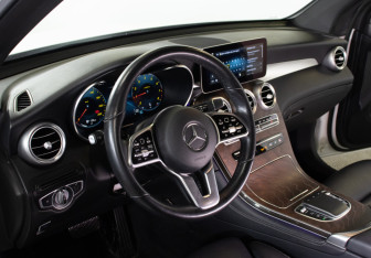 Подержанный автомобиль Mercedes-Benz GLC Coupe 2020 года (13 фото)