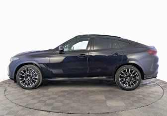 Подержанный автомобиль BMW X6 2025 года (8 фото)
