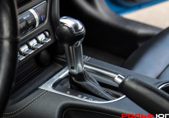 Подержанный автомобиль Ford Mustang Coupe 2019 года (12 фото)