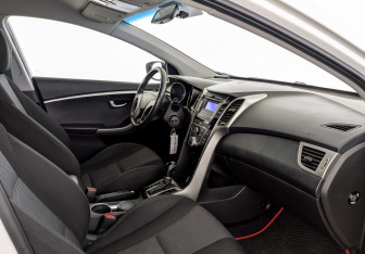 Подержанный автомобиль Hyundai i30 Hatchback 2012 года (11 фото)
