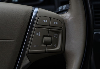 Подержанный автомобиль Volvo XC60 2015 года (19 фото)