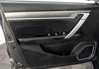 Подержанный автомобиль Geely Coolray 2023 года (19 фото)