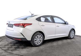 Подержанный автомобиль Hyundai Solaris Sedan 2021 года (5 фото)